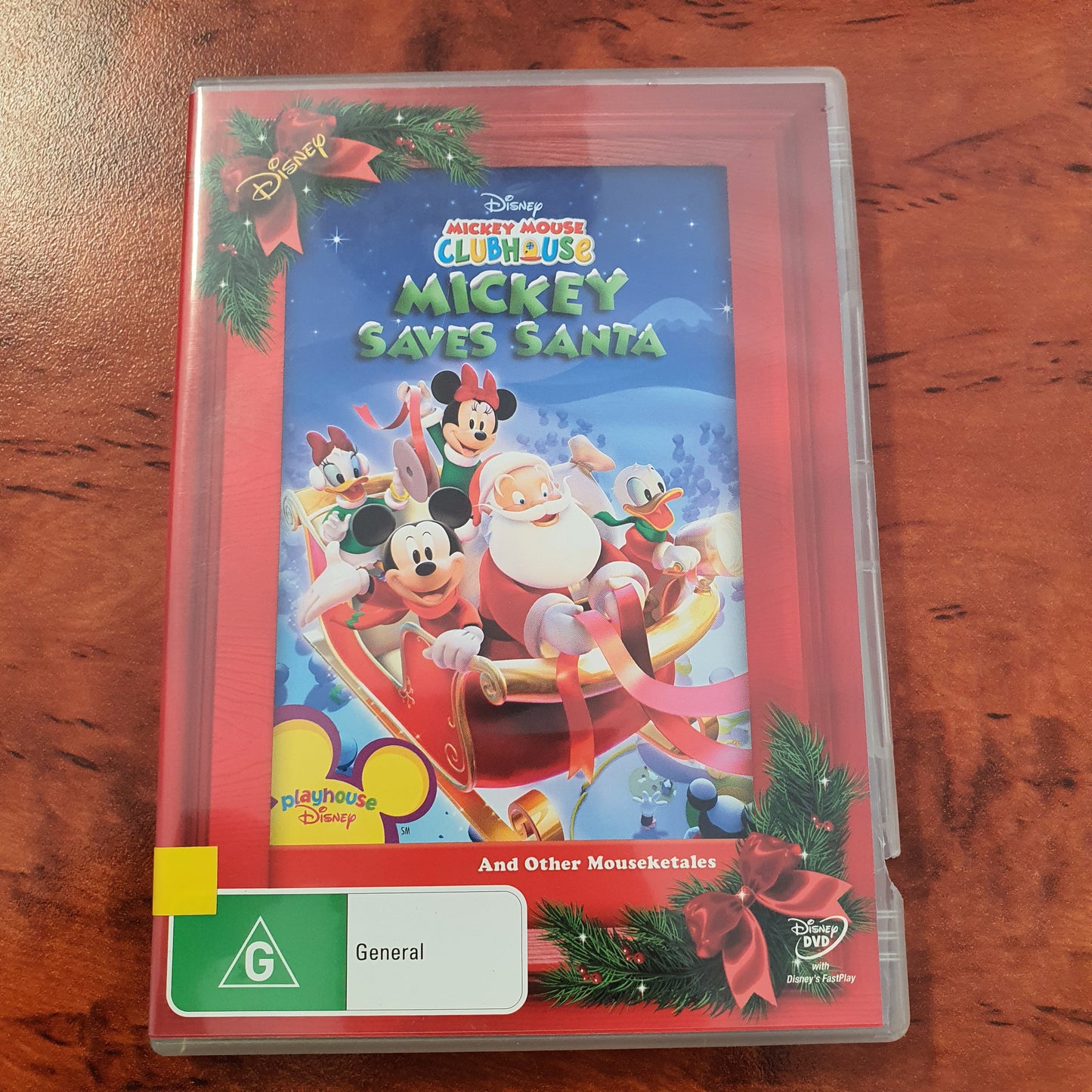 MICKEY SAVE SANTA
